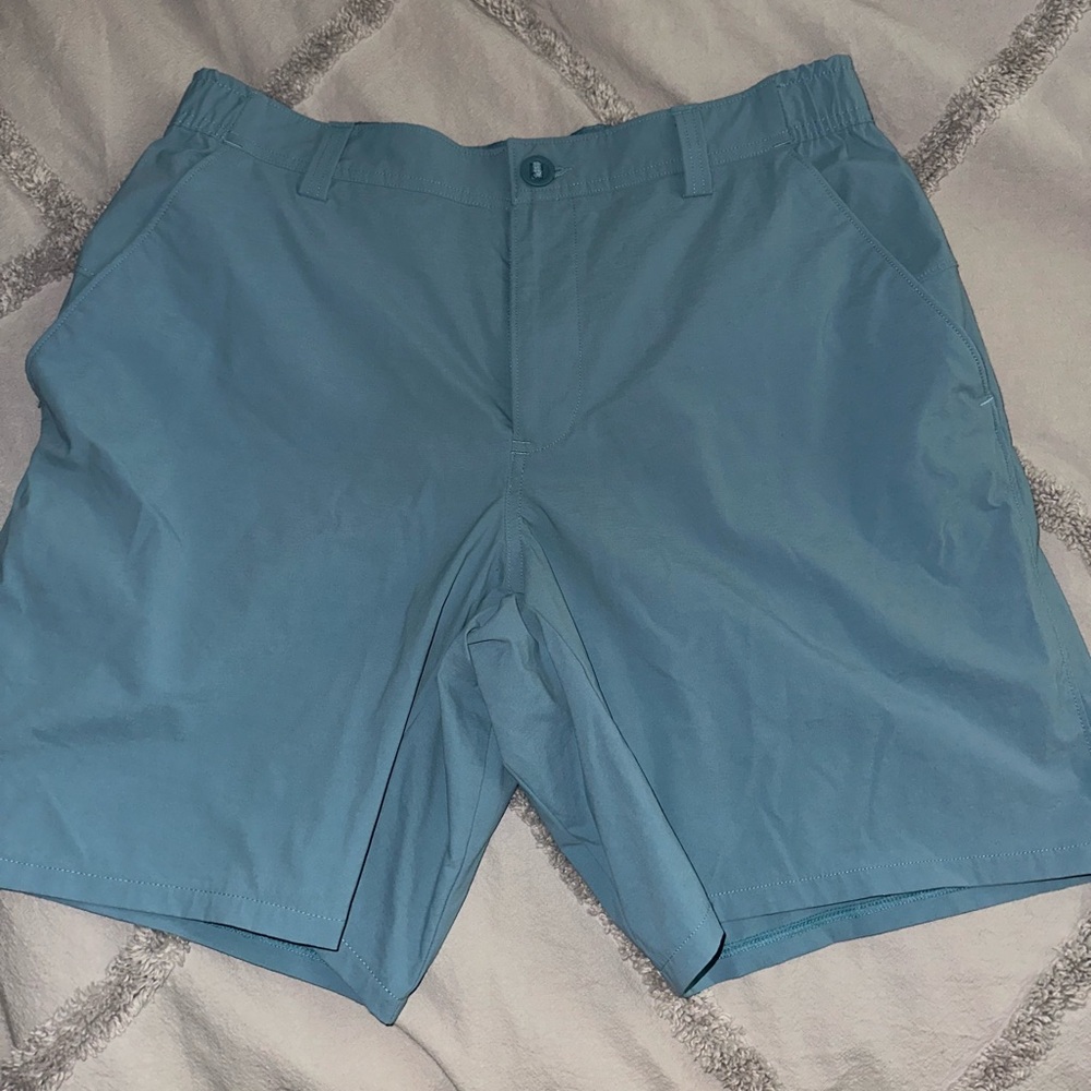 Men’s UNDER ARMOR shorts
